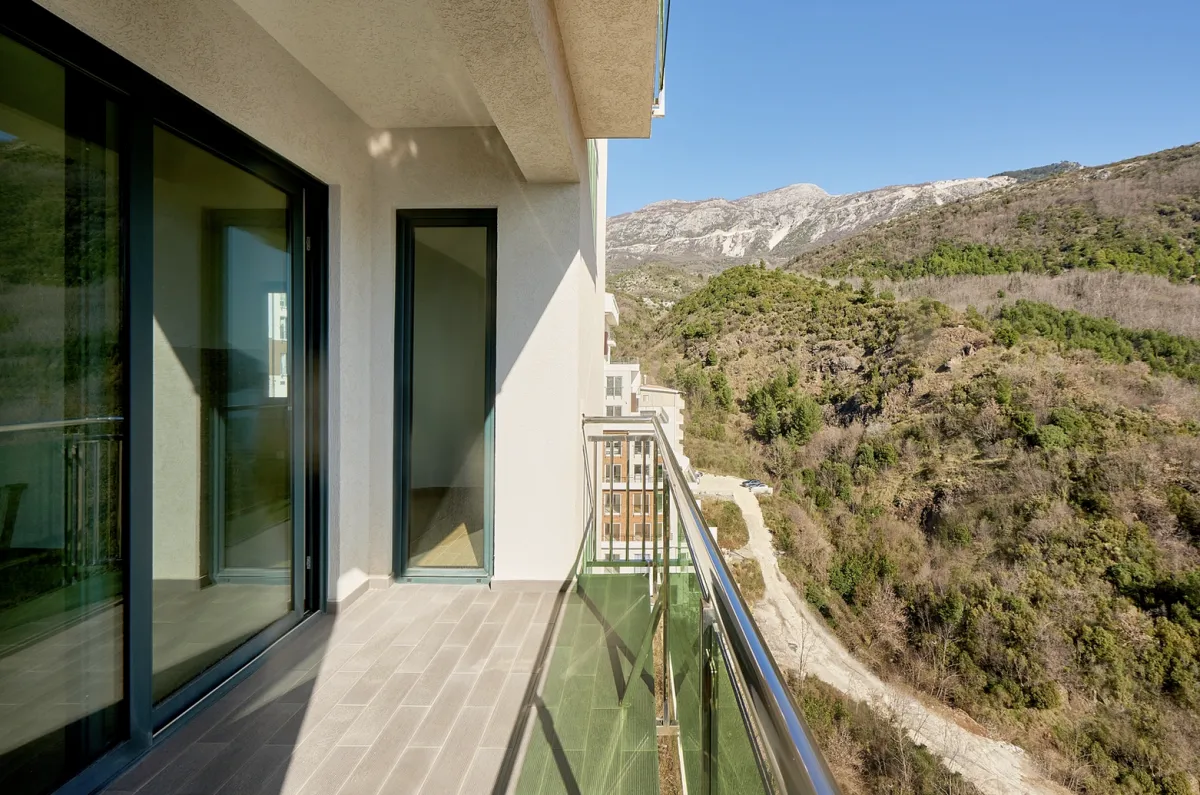 Sale, two bedroom apartment, 63m², Bečići, Budva
