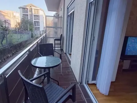 Rent, one bedroom apartment, 41m², Vezirov Most, Podgorica - image 12