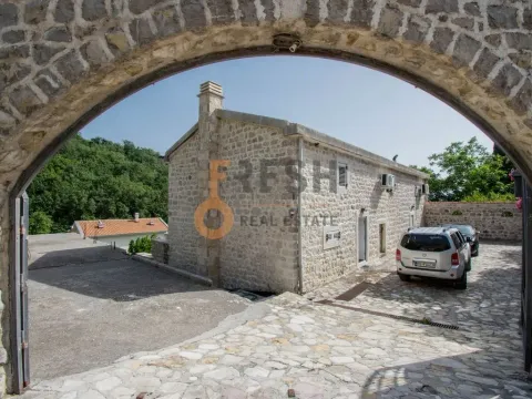 Sale, house, 440m², Budva, Crna Gora - image 18