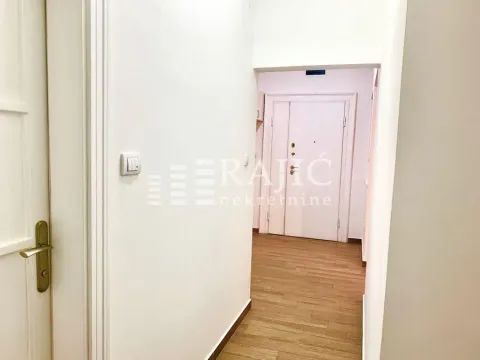 Rent, three bedroom apartment, 70m², Stari Grad, Beograd - image 10