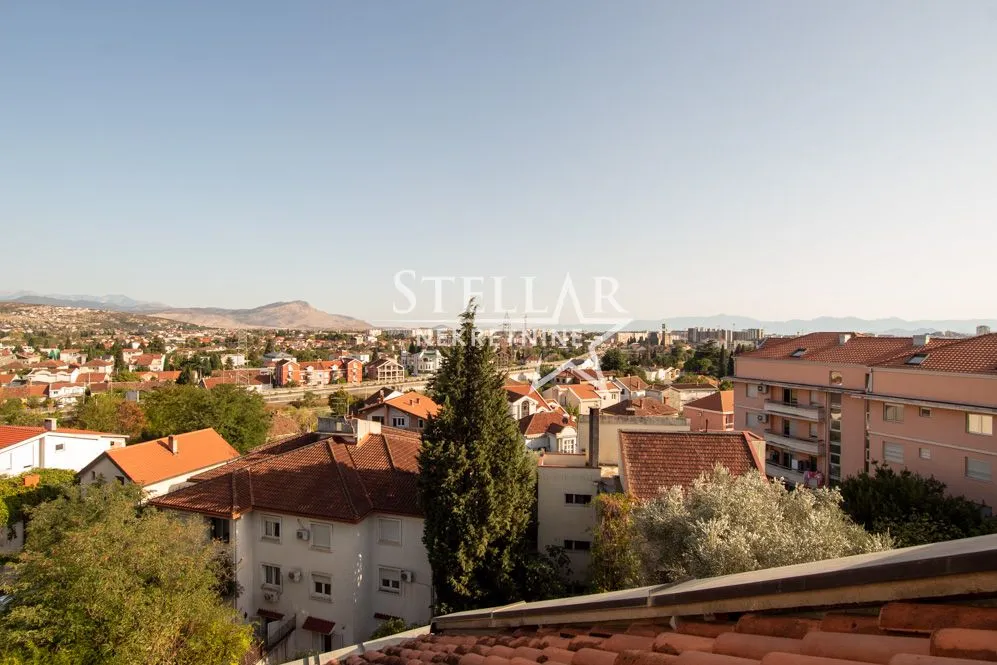 Izdavanje, kuća, 320m², Gorica C, Podgorica
