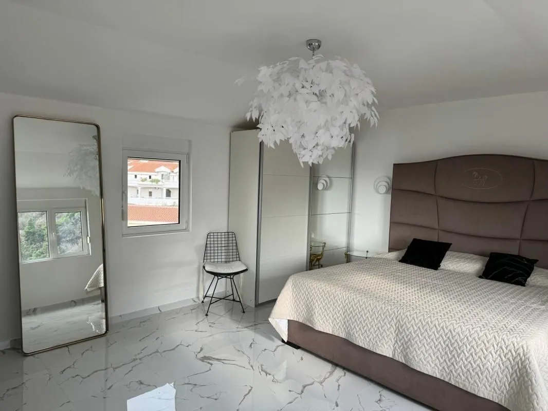 Sale, two bedroom apartment, 78m², Lazi, Budva