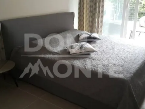 Izdavanje, trosoban stan, 110m², Seljanovo, Tivat - image 8