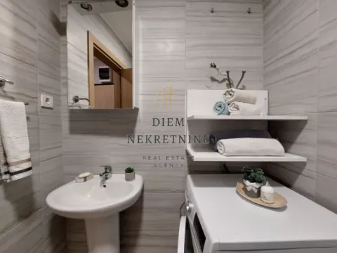 Rent, one bedroom apartment, 50m², Kalimanj, Tivat - image 9