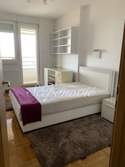 Prodaja, četvorosoban stan, 102m², Bulevar patrijarha Pavla, Novi Sad Sve Podlokacije
