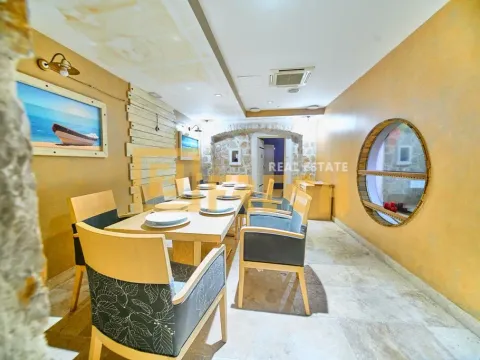 Prodaja, poslovni prostor, 1343m², Centar, Podgorica - image 1