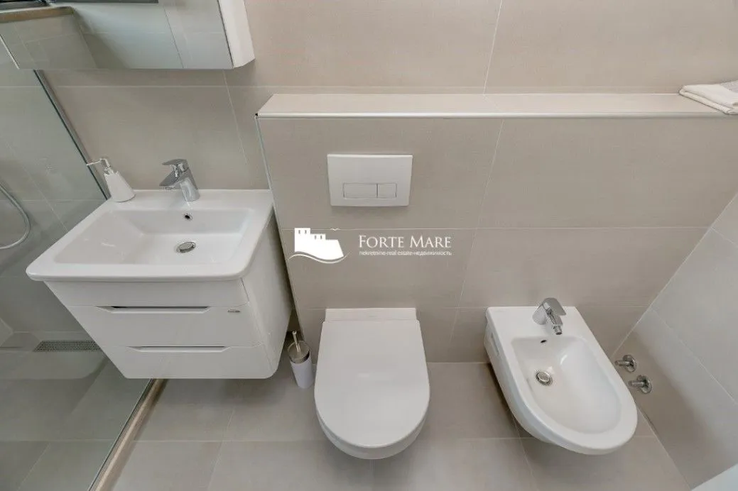 Prodaja, kuća, 236m², Njivice, Herceg Novi