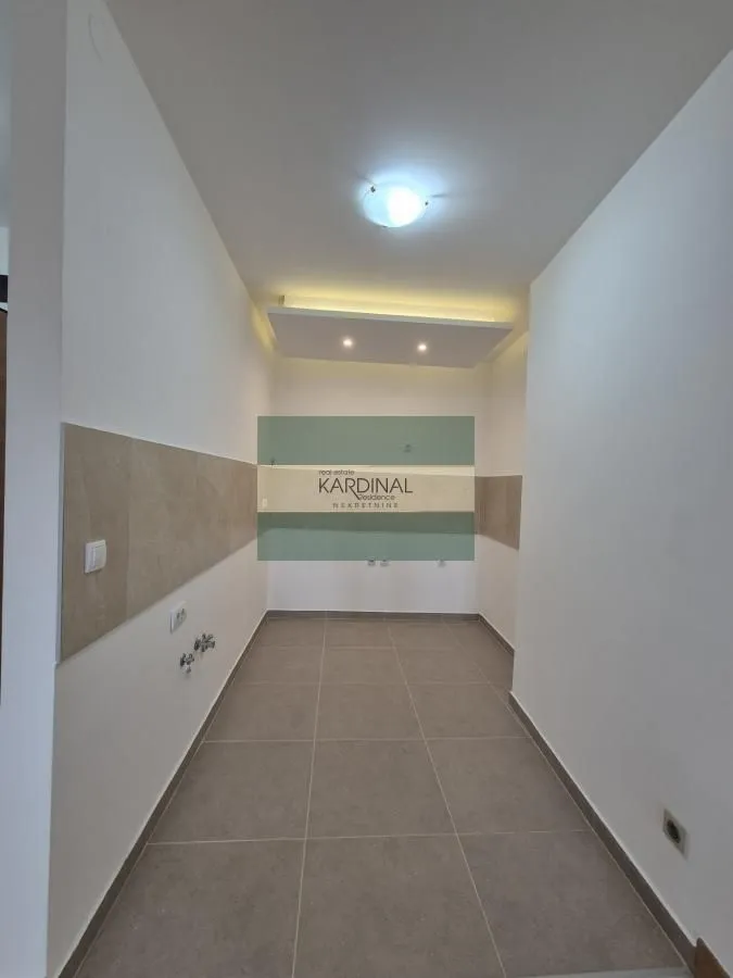 Prodaja, trosoban stan, 88m², Vašarište, Jagodina