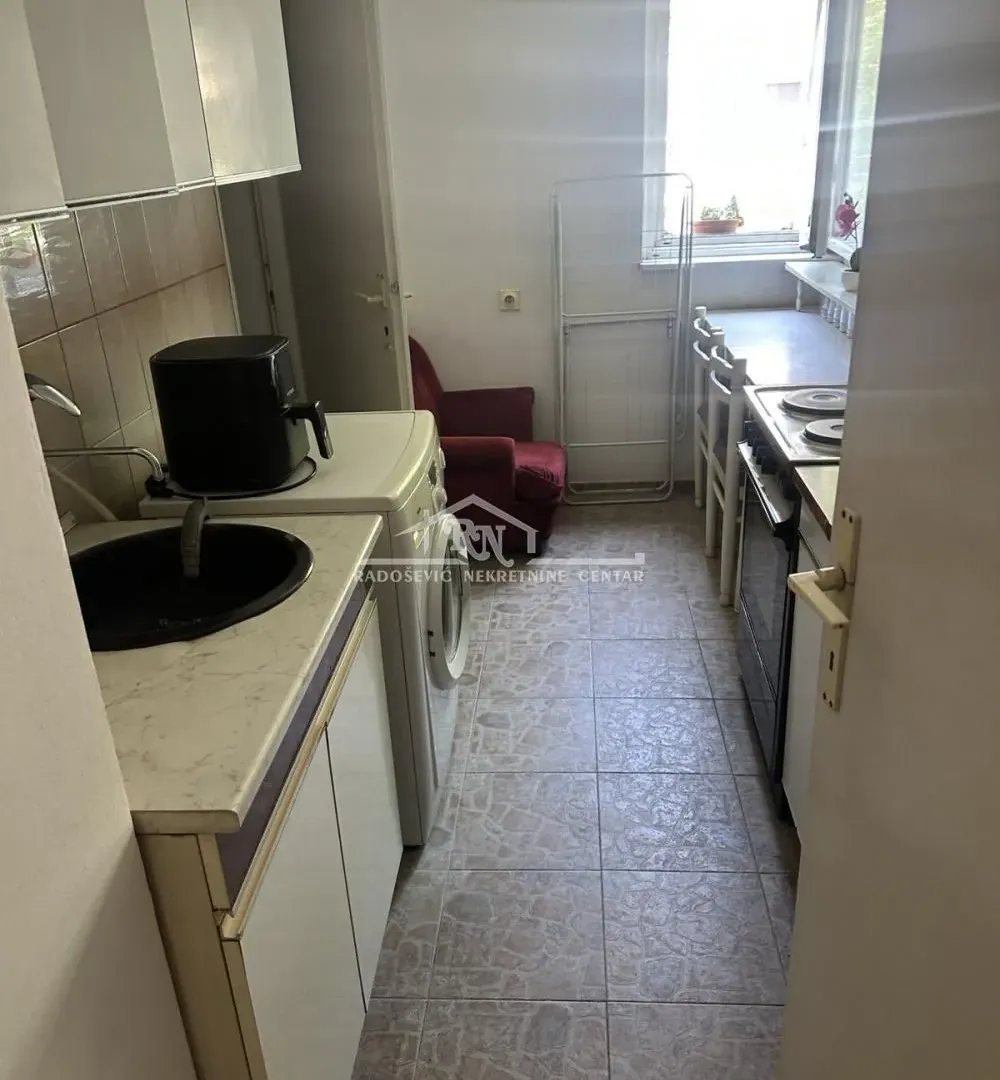 Prodaja, dvosoban stan, 49m², Karaburma, Palilula Sve Podlokacije