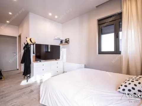 Sale, studio apartment, 24m², Tivat, Crna Gora - image 3