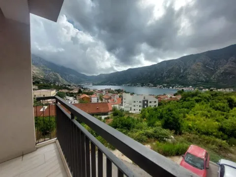 Izdavanje, dvosoban stan, 85m², Dobrota, Kotor - image 16