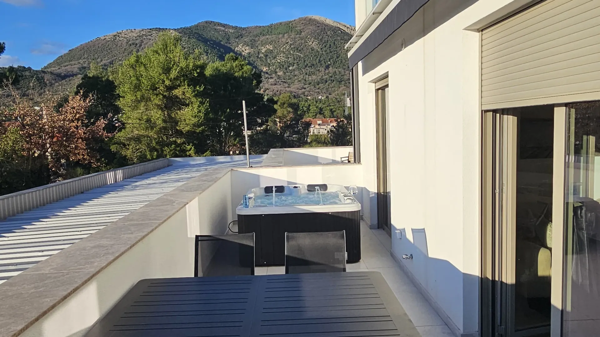 Prodaja, trosoban stan, 90m², Kava, Tivat