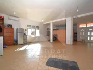 Izdavanje, poslovni prostor, 100m², Zlatica, Podgorica - image 1