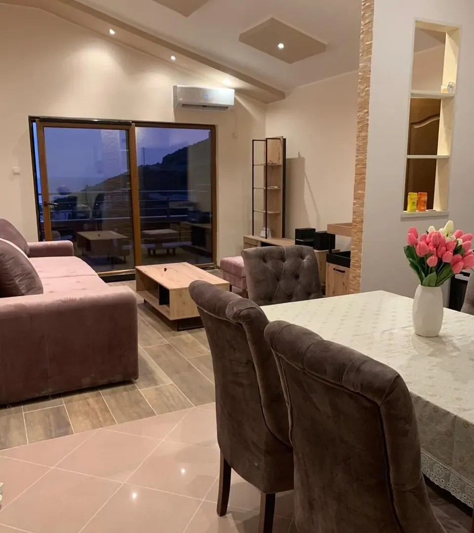 Rent, two bedroom apartment, 73m², Bečići, Budva