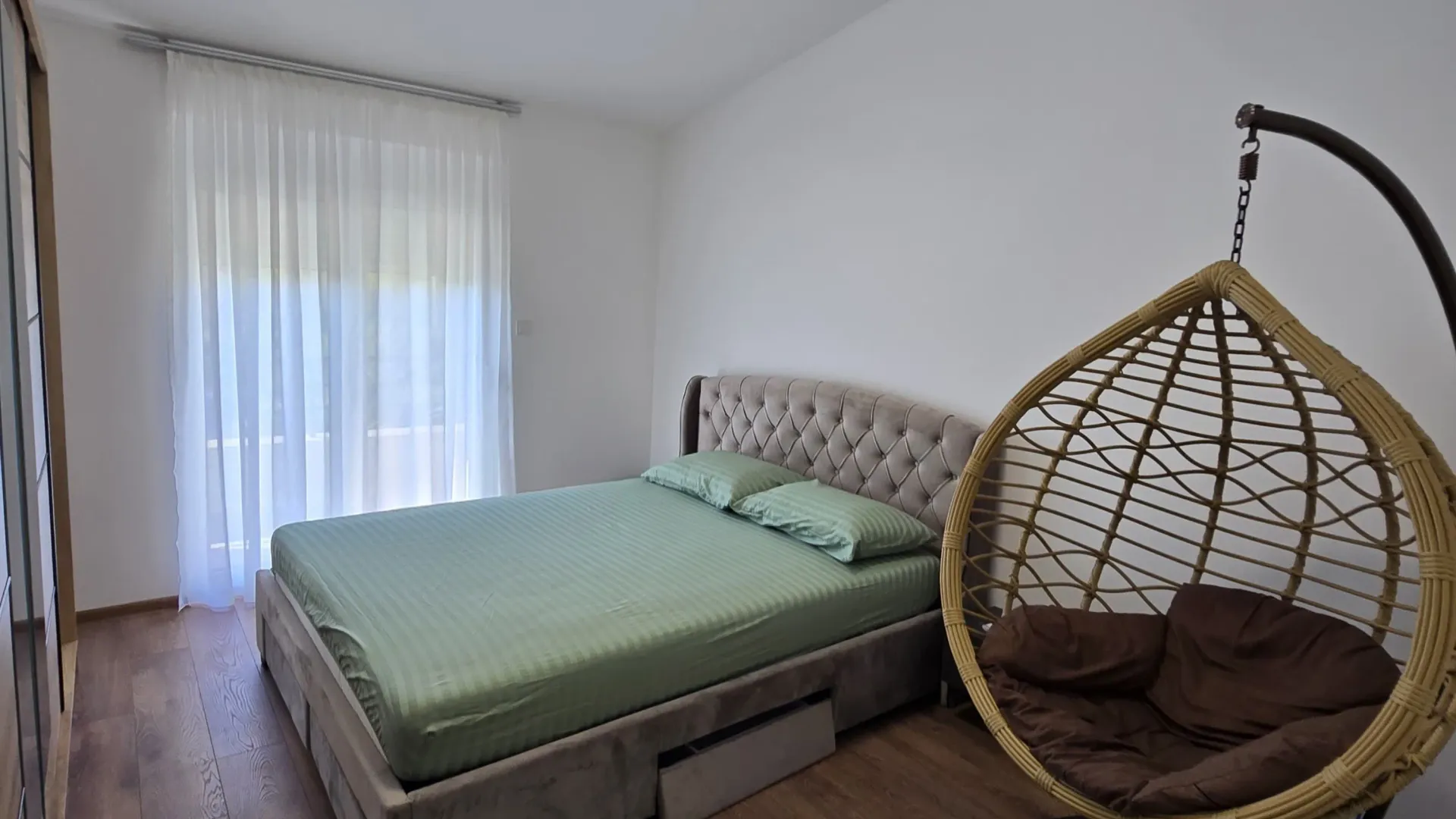 Rent, three bedroom apartment, 180m², Tološi, Podgorica
