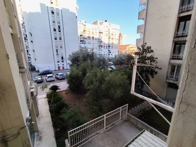 Prodaja, jednosoban stan, 60m², Centar, Bar