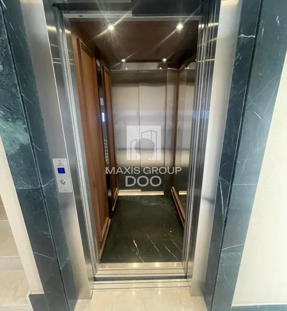 Prodaja, četvorosoban stan, 131m², Vračar Centar, Vračar Sve Podlokacije