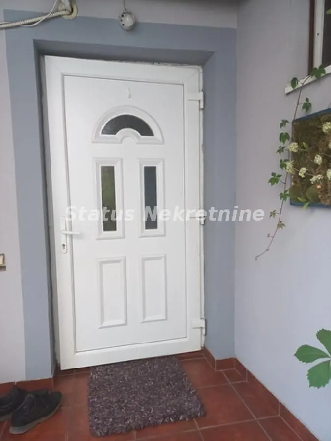 Prodaja, kuća, 170m², Salajka, Novi Sad Sve Podlokacije
