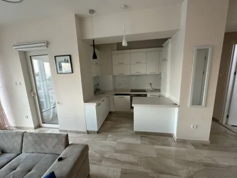 Rent, two bedroom apartment, 85m², Budva, Crna Gora - image 8