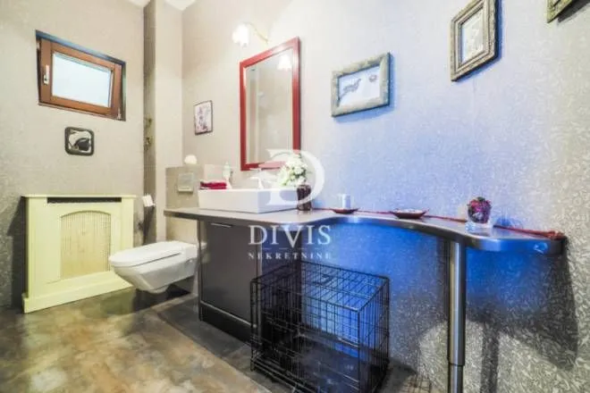 Sale, apartment, 250m², Cvetni Trg, Vračar Sve Podlokacije