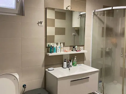 Rent, one bedroom apartment, 50m², Lazi, Budva - image 9