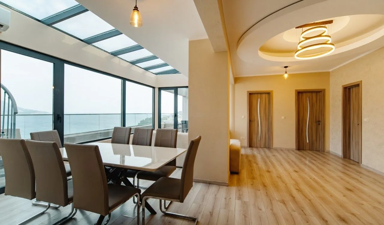 Sale, three bedroom apartment, 233m², Bečići, Budva