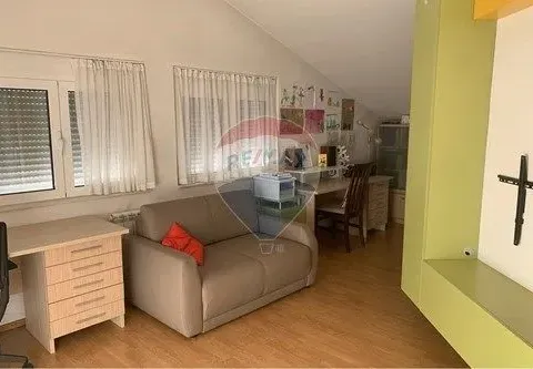 Izdavanje, kuća, 240m², Donja Gorica, Podgorica - image 13