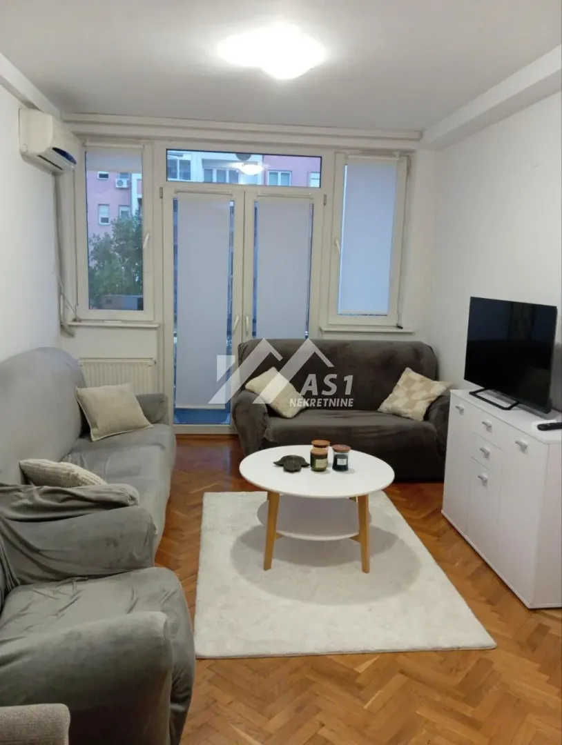 Izdavanje, dvosoban stan, 45m², Nova Detelinara, Novi Sad Sve Podlokacije