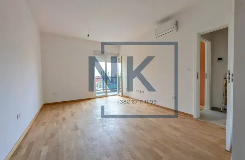 Izdavanje, jednosoban stan, 45m², Pobrežje, Podgorica