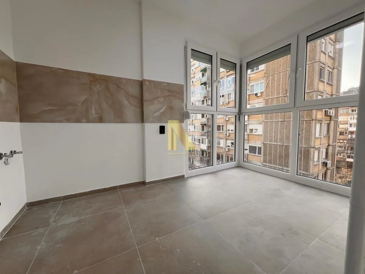 Prodaja, dvosoban stan, 73m², Centar, Novi Sad