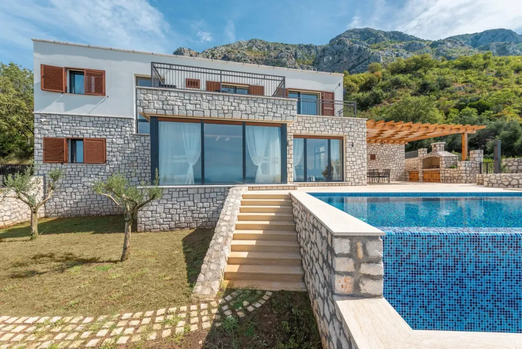 Sale, house, 256m², Reževići, Budva