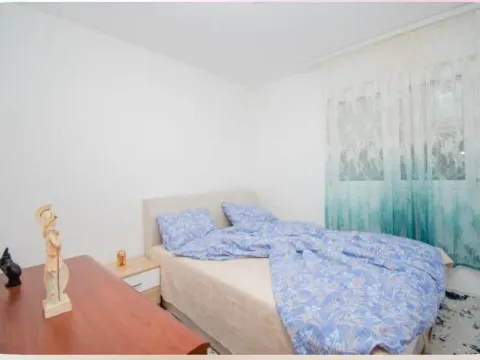 Izdavanje, trosoban stan, 80m², Dalmatinska ulica, Podgorica - image 4