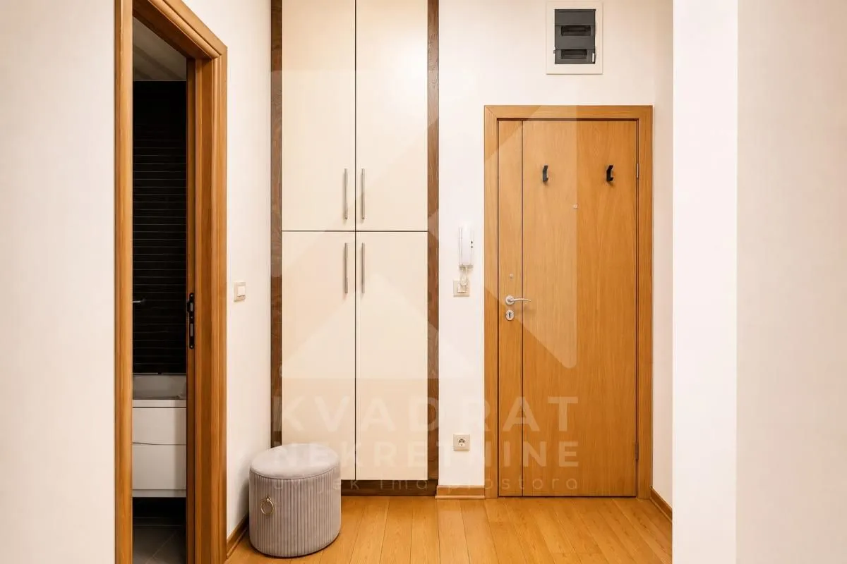 Rent, three bedroom apartment, 120m², 1 maj, Podgorica