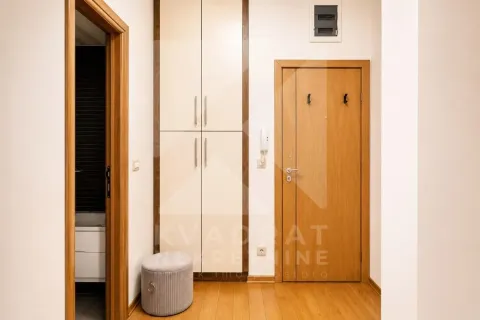 Rent, three bedroom apartment, 120m², 1 maj, Podgorica - image 20
