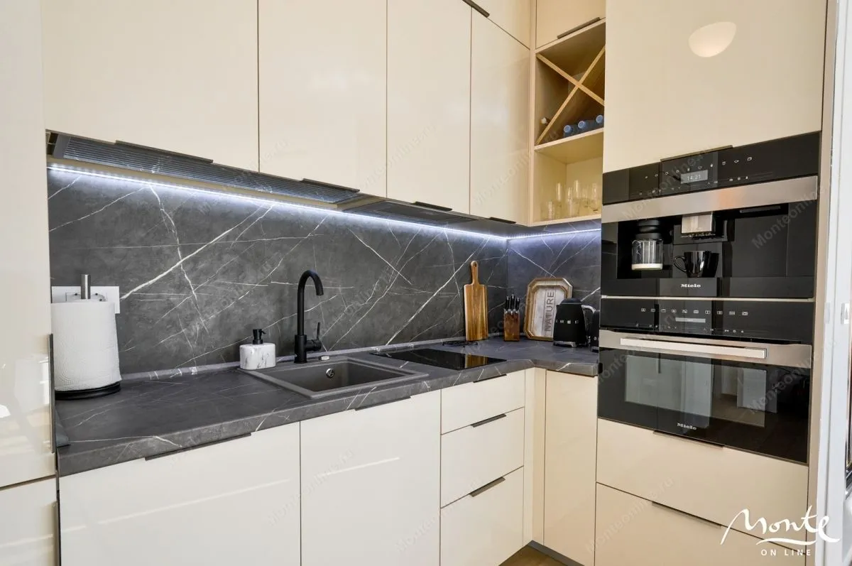 Prodaja, dvosoban stan, 73m², Tivat, Crna Gora