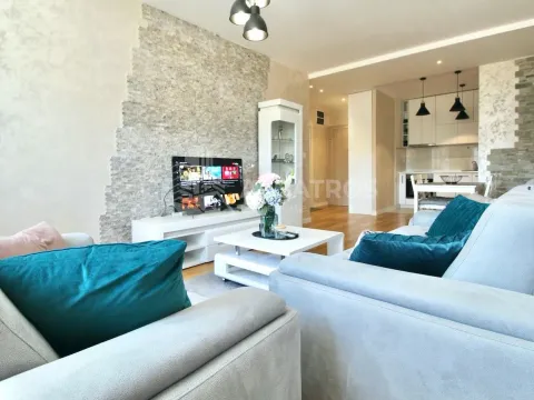 Daily-rent, one bedroom apartment, 51m², Centar, Bar - image 2