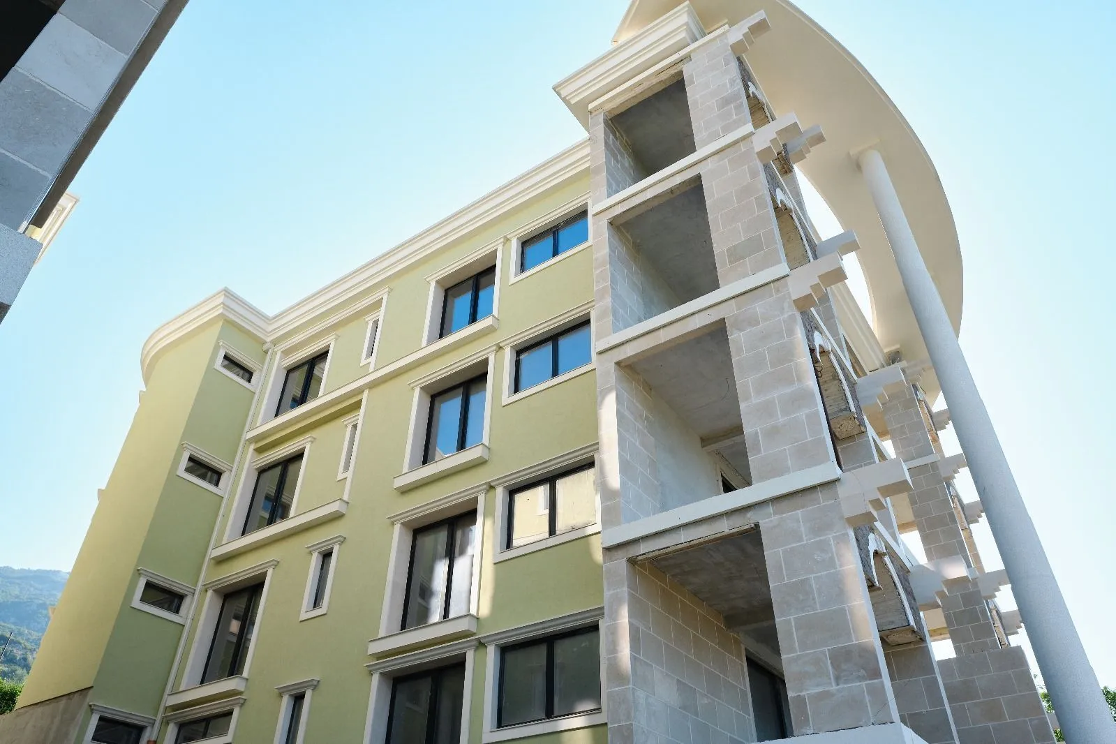 Prodaja, ugostiteljski objekat, 3600m², Markovići, Budva