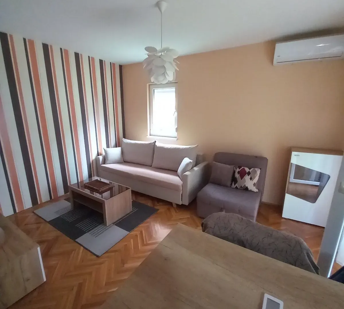 Izdavanje, garsonjera, 29m², Podkošljun, Budva