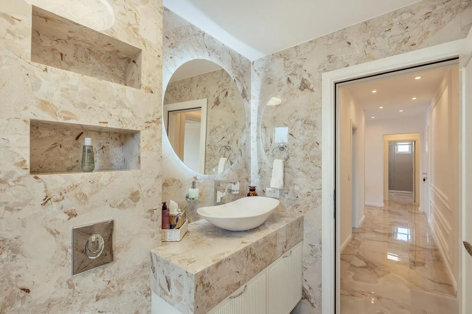 Izdavanje, trosoban stan, 149m², Donja Lastva, Tivat