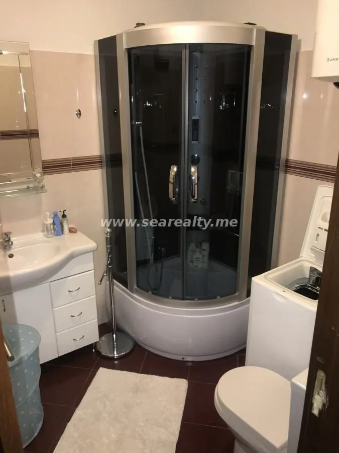 Prodaja, dvosoban stan, 114m², Gorica C, Podgorica