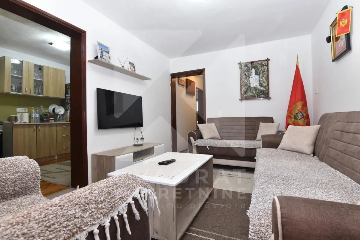 Prodaja, kuća, 260m², Stari Aerodrom, Podgorica