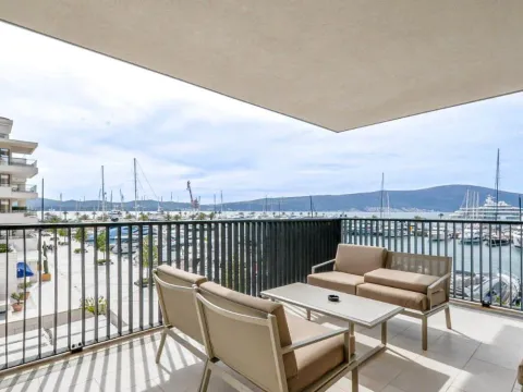 Prodaja, trosoban stan, 215m², Porto Montenegro, Tivat - image 11
