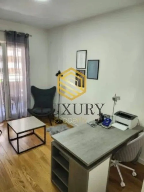 Izdavanje, poslovni prostor, 11m², Central Point, Podgorica
