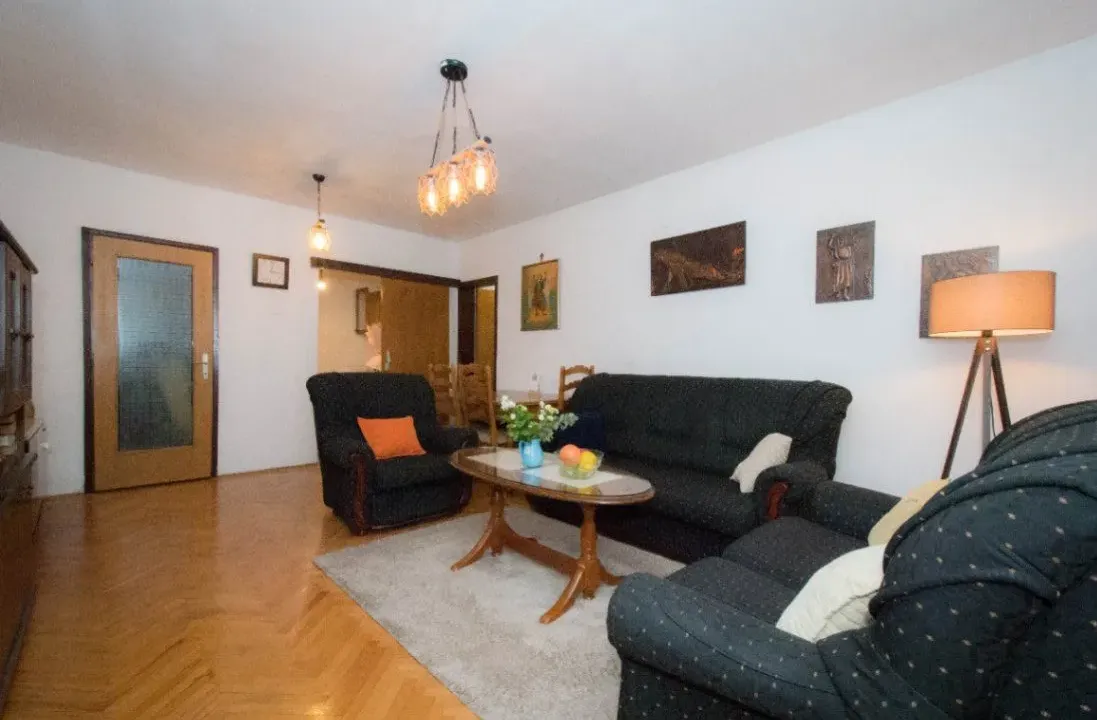 Izdavanje, dvosoban stan, 70m², Gintaš, Podgorica