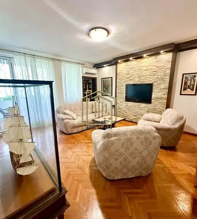 Rent, two bedroom apartment, 100m², Podgorica, Crna Gora
