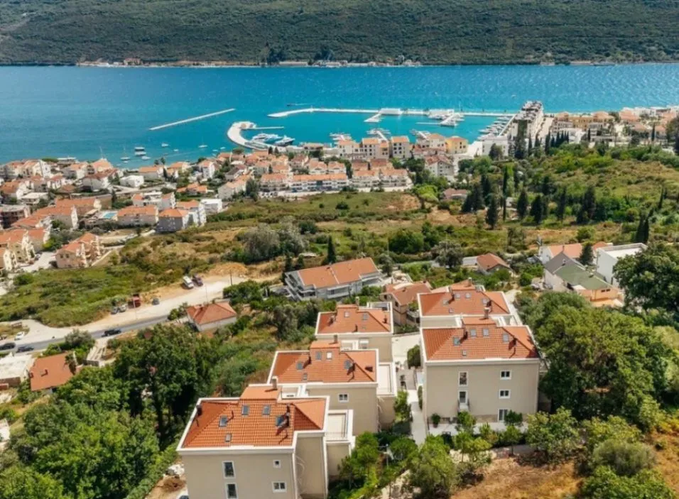Prodaja, dvosoban stan, 180m², Đenovići, Herceg Novi