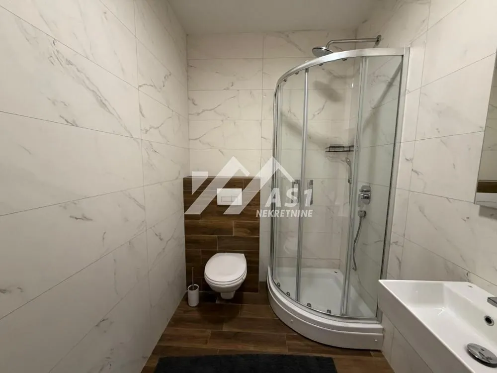 Izdavanje, jednosoban stan, 40m², Bulevar Evrope, Novi Sad Sve Podlokacije