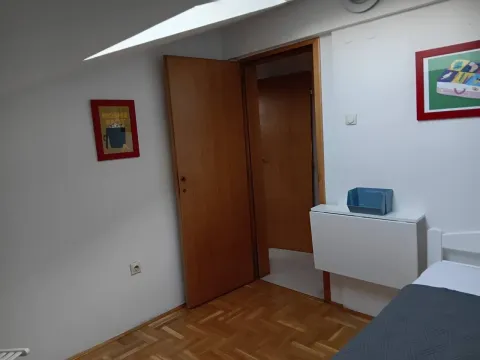 Izdavanje, trosoban stan, 80m², Krivi Most, Podgorica - image 9