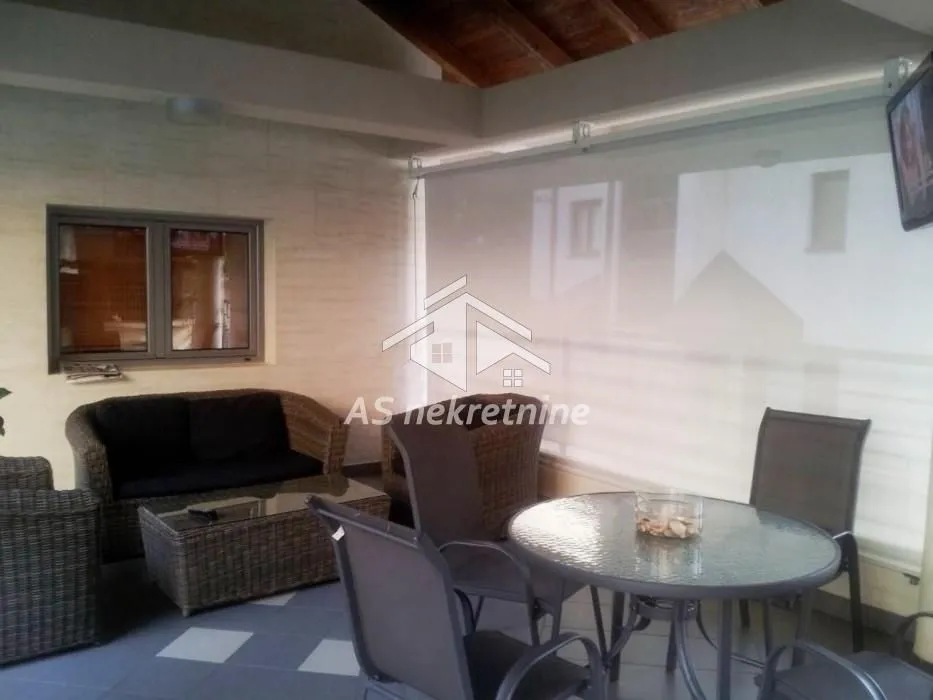 Izdavanje, kuća, 400m², Fon (Fon - Bilećka), Voždovac Sve Podlokacije