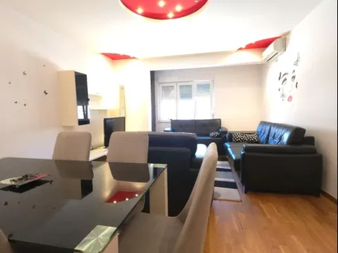 Sale, one bedroom apartment, 53m², City Kvart, Podgorica - image 9